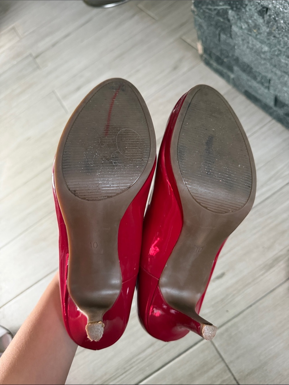 Red heels - Picture 6 of 7